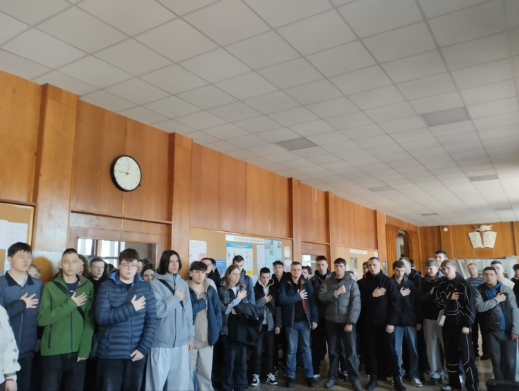 У всіх корпусах ЧНУ виконали Гімн України!