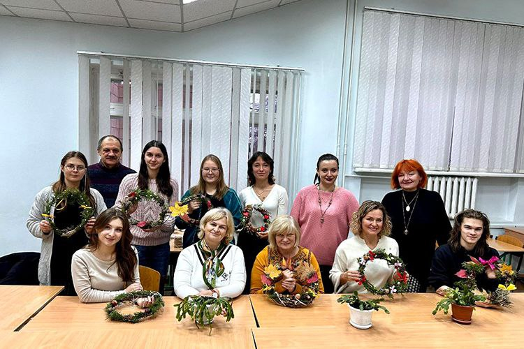 Відбувся майстер-клас із плетіння вінка життєвої сили як інструмент арттерапії!