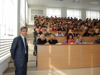 Огляд семінару "Нова школа: фізика та математика" від офіційного сайту ЧНУ cdu.edu.ua